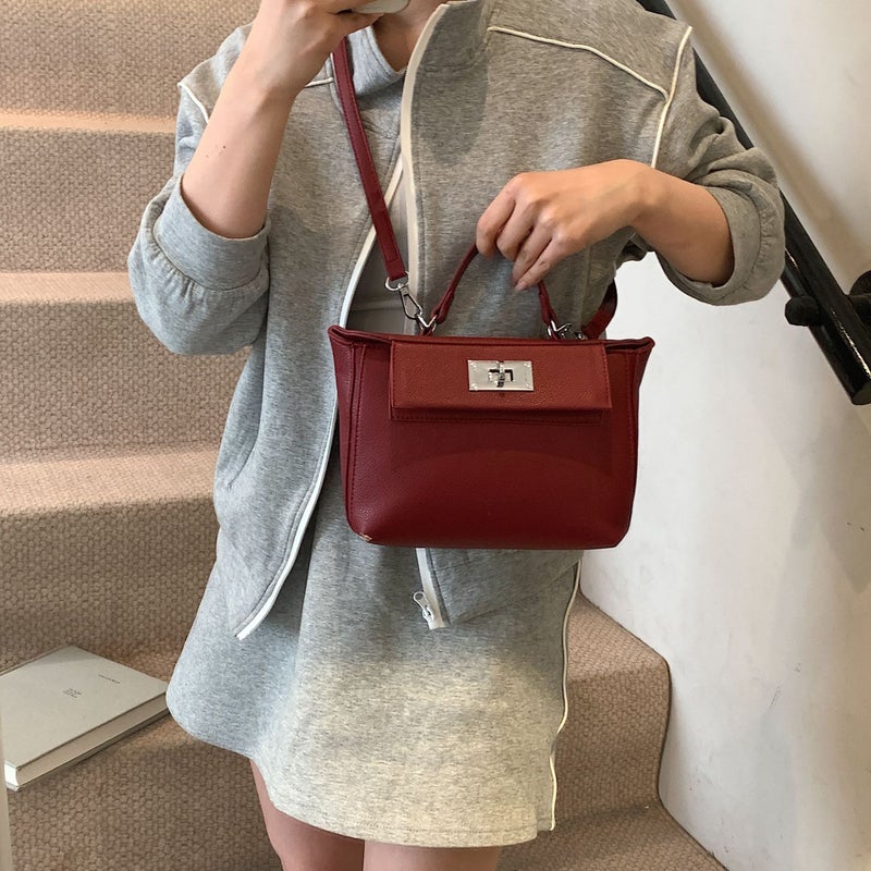 Trendy Luxury Handbag With Niche Design, New Simple Solid Color Single-Shoulder Kelly Bag, High-End Crossbody Bag - Image 5