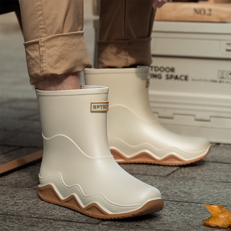 Fashion British Men'S Rain Shoes Short Tube Fishing Medium Tube Outdoor Work Rain Boots Car Wash Water Shoes Men'S Rubber Shoes - Image 3
