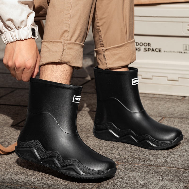 Fashion British Men'S Rain Shoes Short Tube Fishing Medium Tube Outdoor Work Rain Boots Car Wash Water Shoes Men'S Rubber Shoes - Image 4