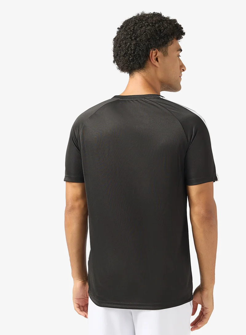 فورورد ملابس رياضية