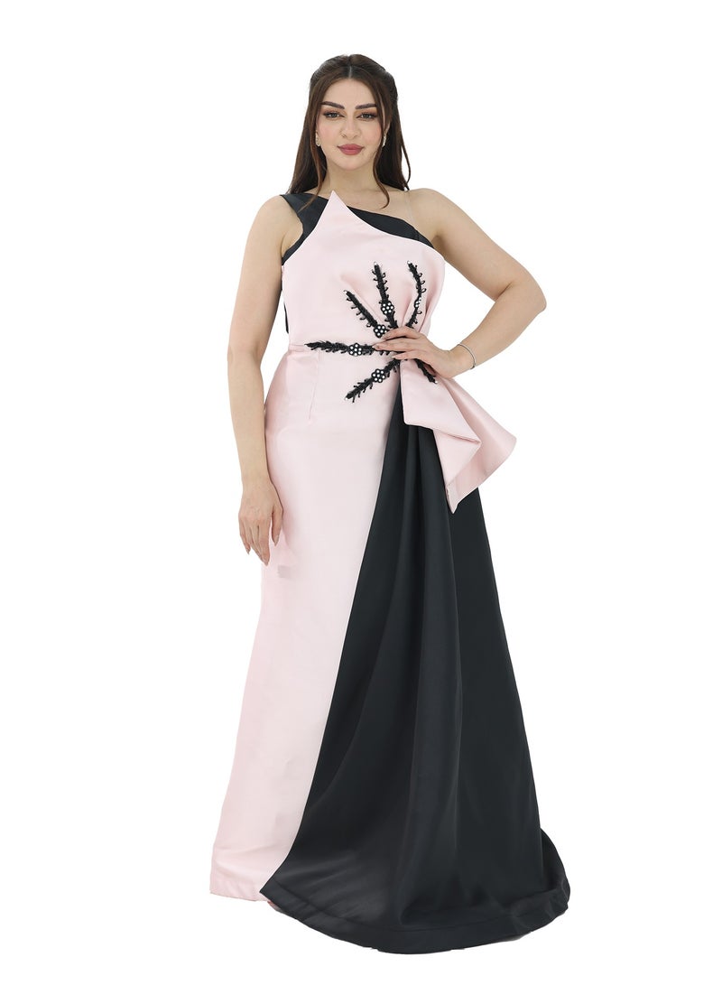 Modern Design A classic, luxurious evening dress made of taffeta material with elegant side embroidery. The dress features a luxurious black side shawl, a sophisticated and elegant piece. It combines classic elegan  - Image 1