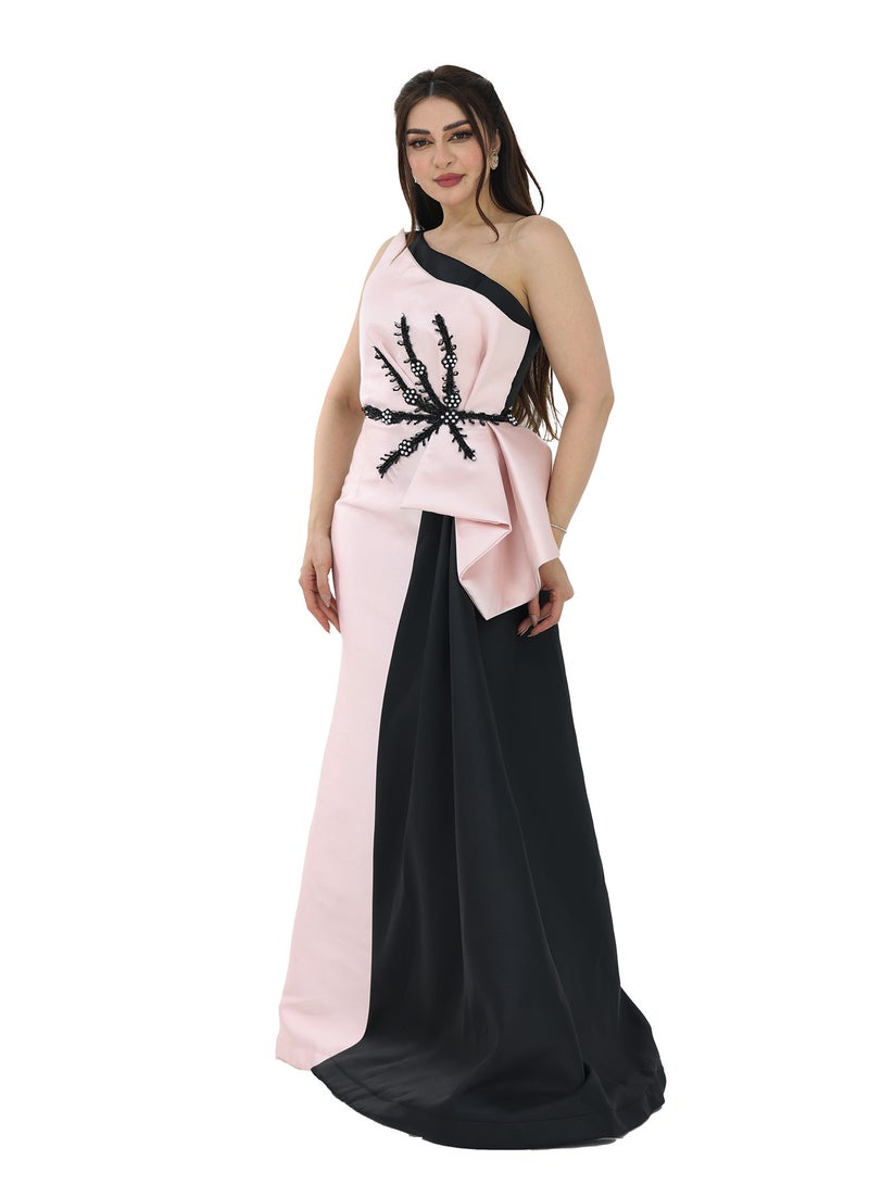 Modern Design A classic, luxurious evening dress made of taffeta material with elegant side embroidery. The dress features a luxurious black side shawl, a sophisticated and elegant piece. It combines classic elegan  - Image 2