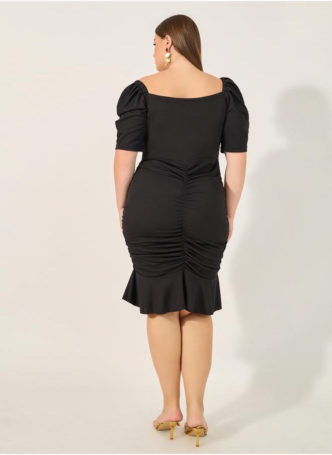 Styli - Plus Size Solid Ruched Detail Sheath Knee Length Dress - Image 1