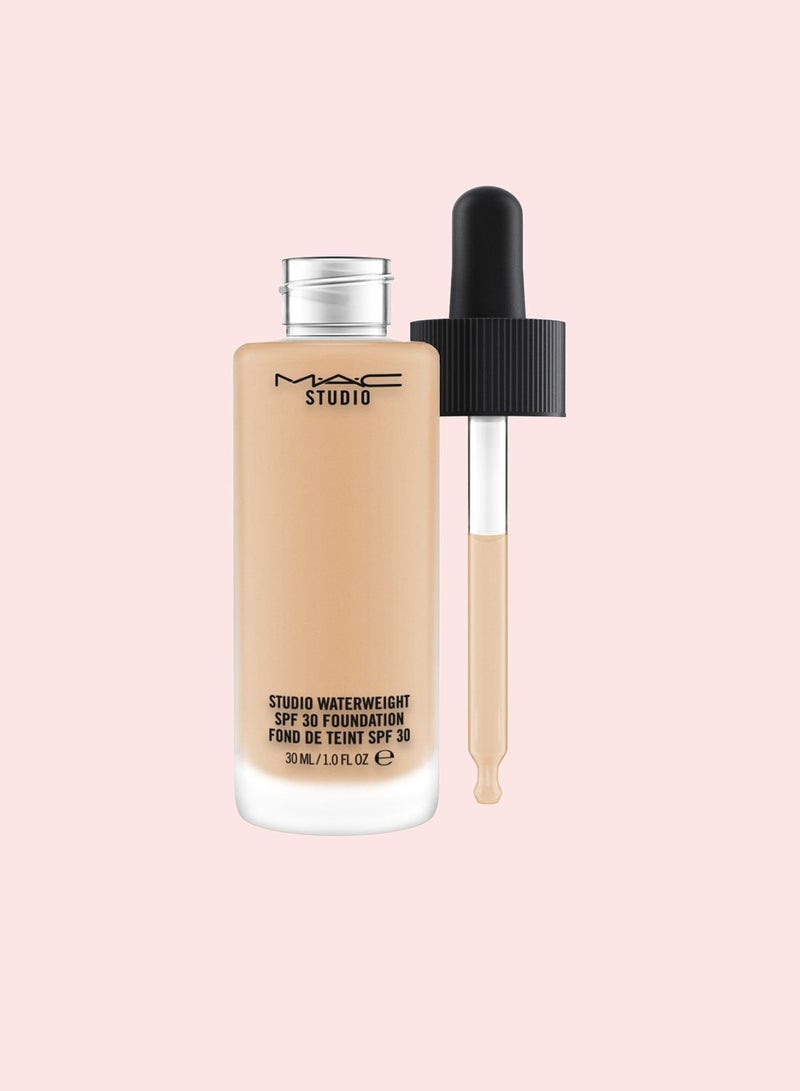 MAC Cosmetics Studio Waterweight SPF 30 Foundation - NC30 - Image 2