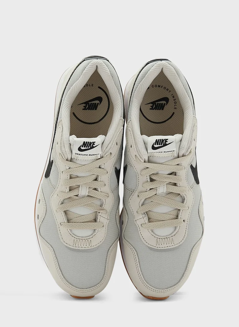 Nike Venture Runner