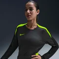 نايكي رمادي