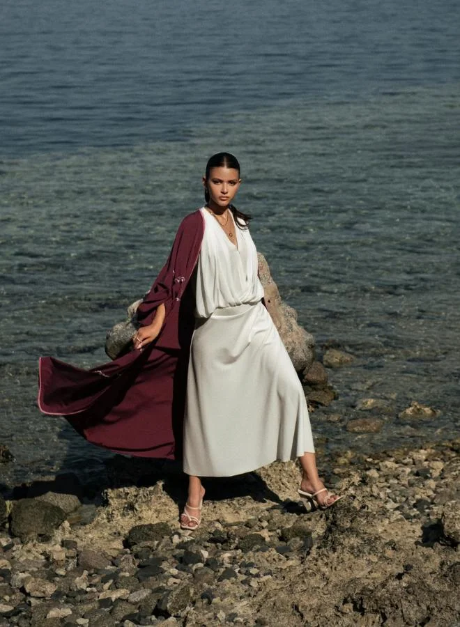 مشروع بلا اسم The Majestic Abaya & Scarf Set