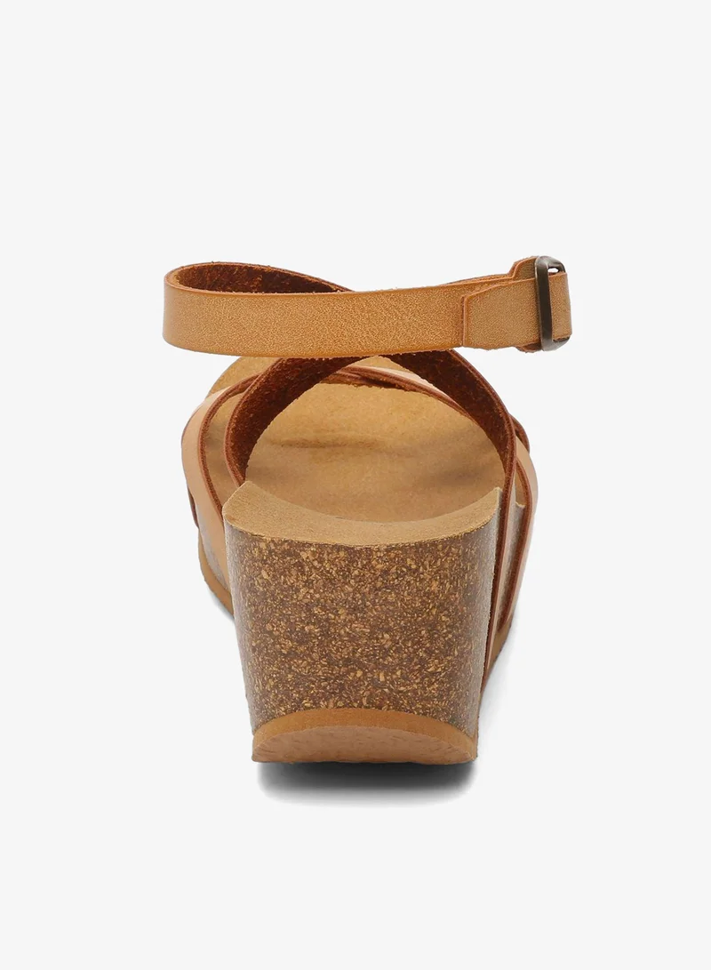 بيتون صندل نمط سيور بكعب ويدج وكعب متوسط