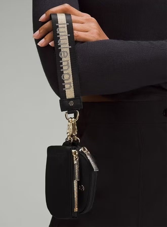 لولوليمون حقيبة مزدوجة من محفظة المعصم ، محفظة صغيرة مع جيب مزدوج ، صغيرة ومريحة للحصول على الضروريات الصغيرة أثناء السفر - Image 4