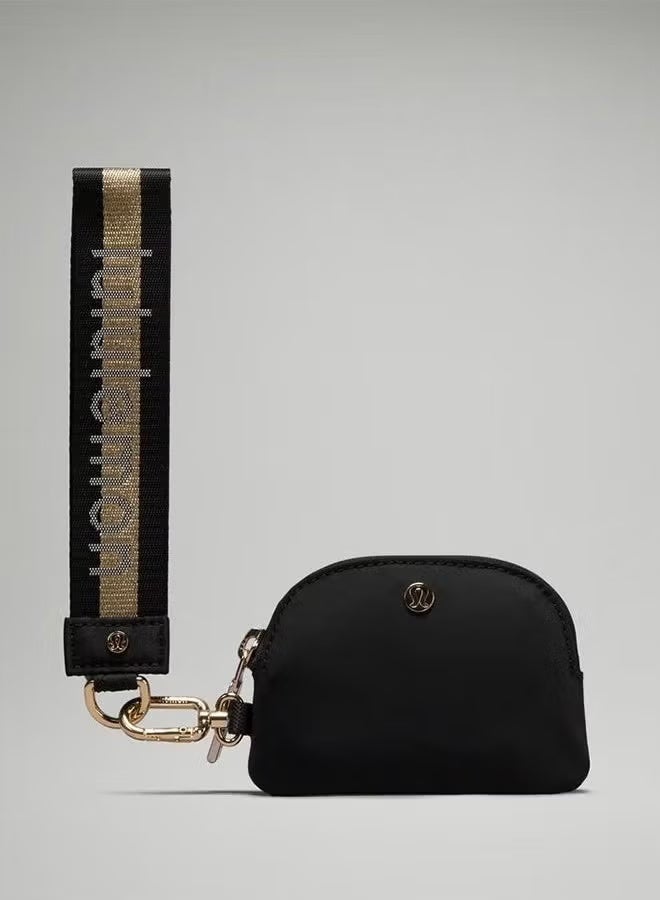 لولوليمون حقيبة مزدوجة من محفظة المعصم ، محفظة صغيرة مع جيب مزدوج ، صغيرة ومريحة للحصول على الضروريات الصغيرة أثناء السفر - Image 2