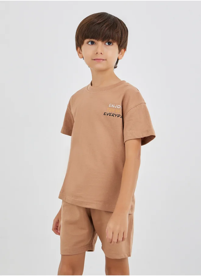 ستايلي Styli Slogan Print Round Neck T-Shirt and Shorts Set