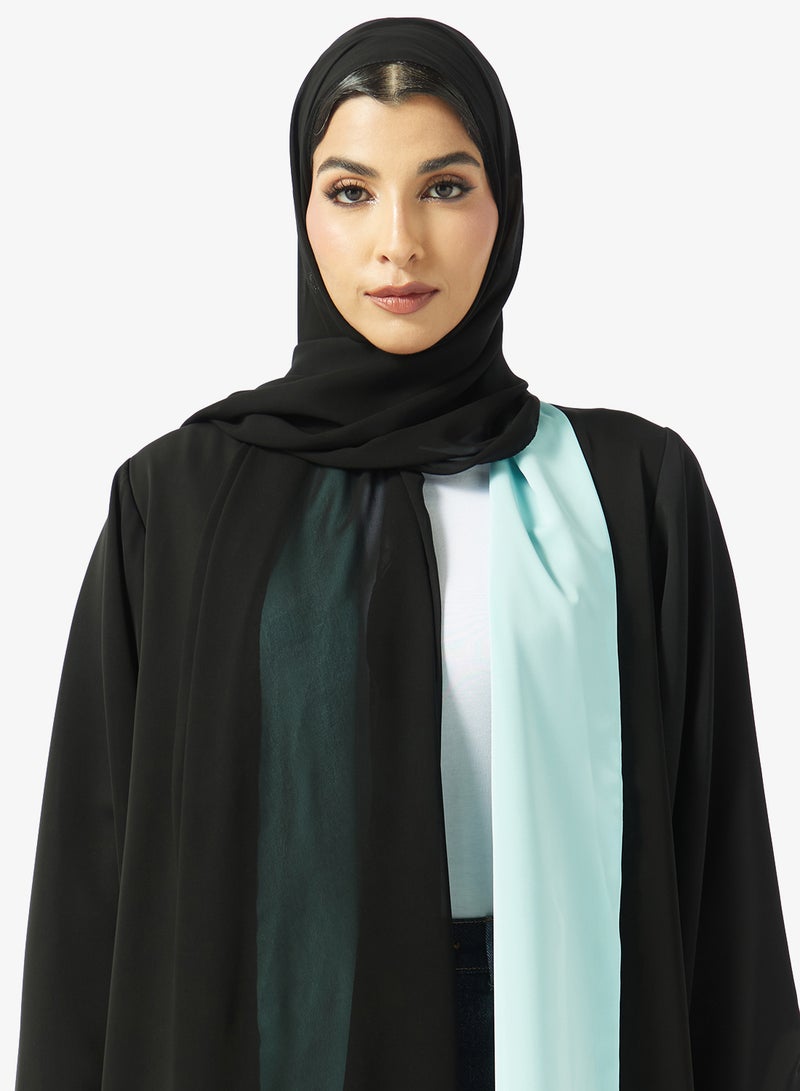 هيا كلوزيت عباية بياقة عالية وفتحة صدر مزينة - Image 3