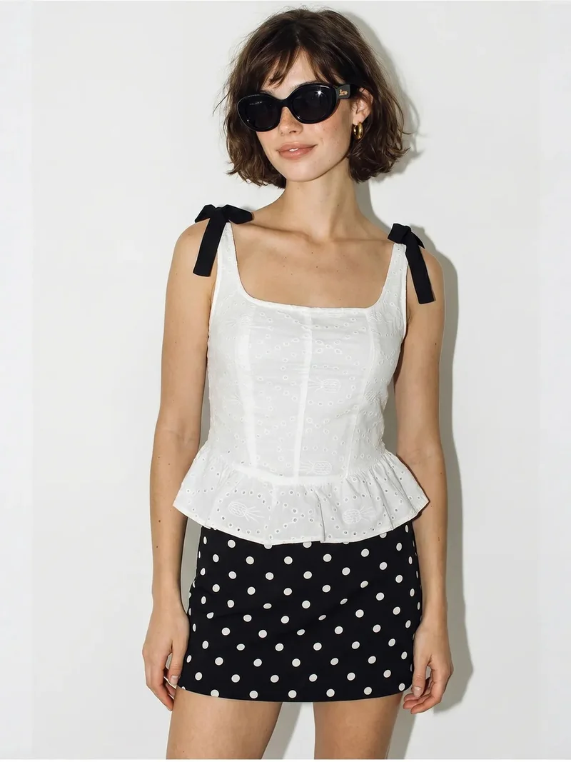 بيانكو لوتشي LUCCI Embroidered Square-Neck Corset Top