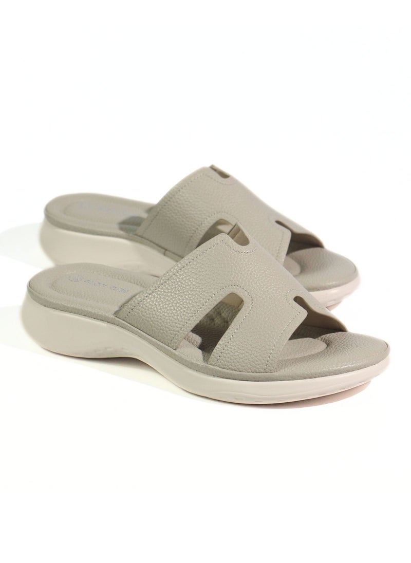 Mon Ami Monami Women's Slide Sandals - Super Comfy & Cushioned Slides for Women, Lightweight Soft Comfort Sandals with Arch Support, Stylish Casual Slides for Indoor, Outdoor, and Beach Wear  - Image 1