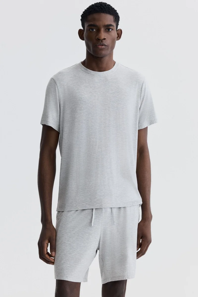 اتش اند ام بيجاما مكونة من تي-شيرت جيرسيه وشورت