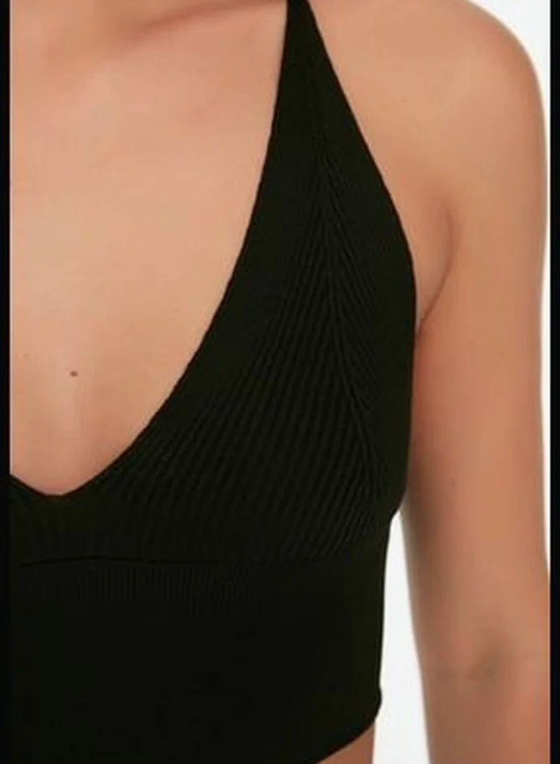 trendyol Black Super Crop Knitwear Blouse with Back Detail TWOSS22BZ0760