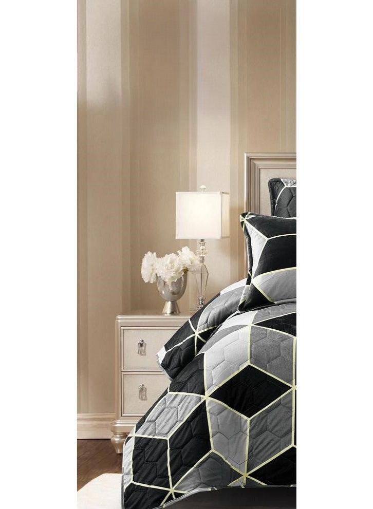 Horse compressed double quilt set made of soft velvet to give you warmth and comfort - Image 2
