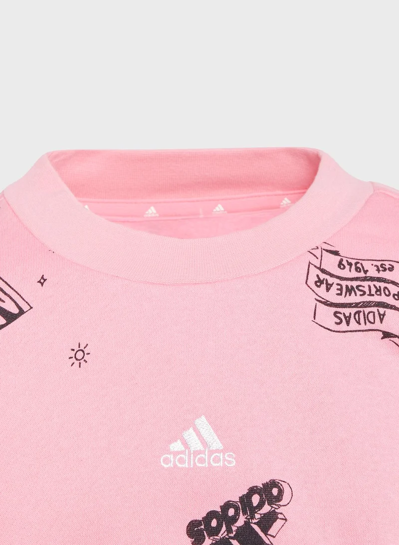 adidas سويتشيرت براند لوف برقبة دائرية مطبوع بالكامل للاطفال