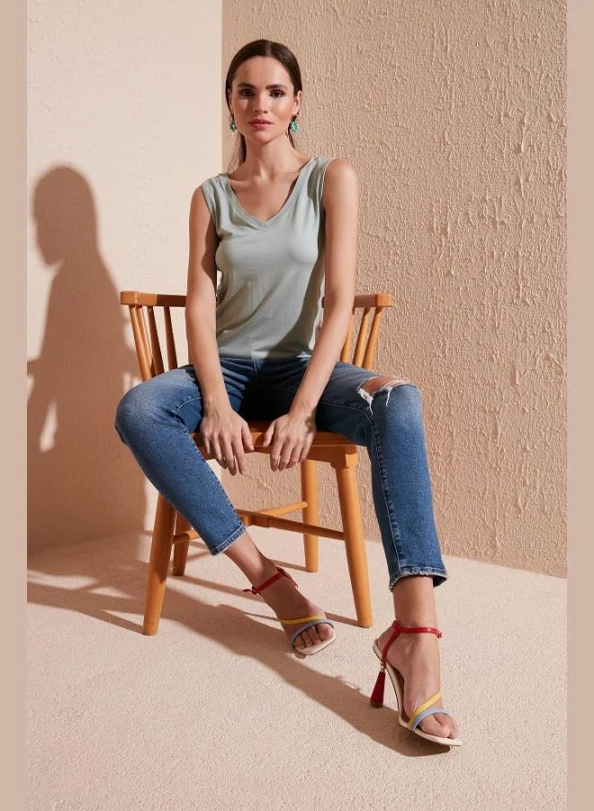 Lela Lela Thick Strapped V-Neck Blouse Women's Blouse 5864384