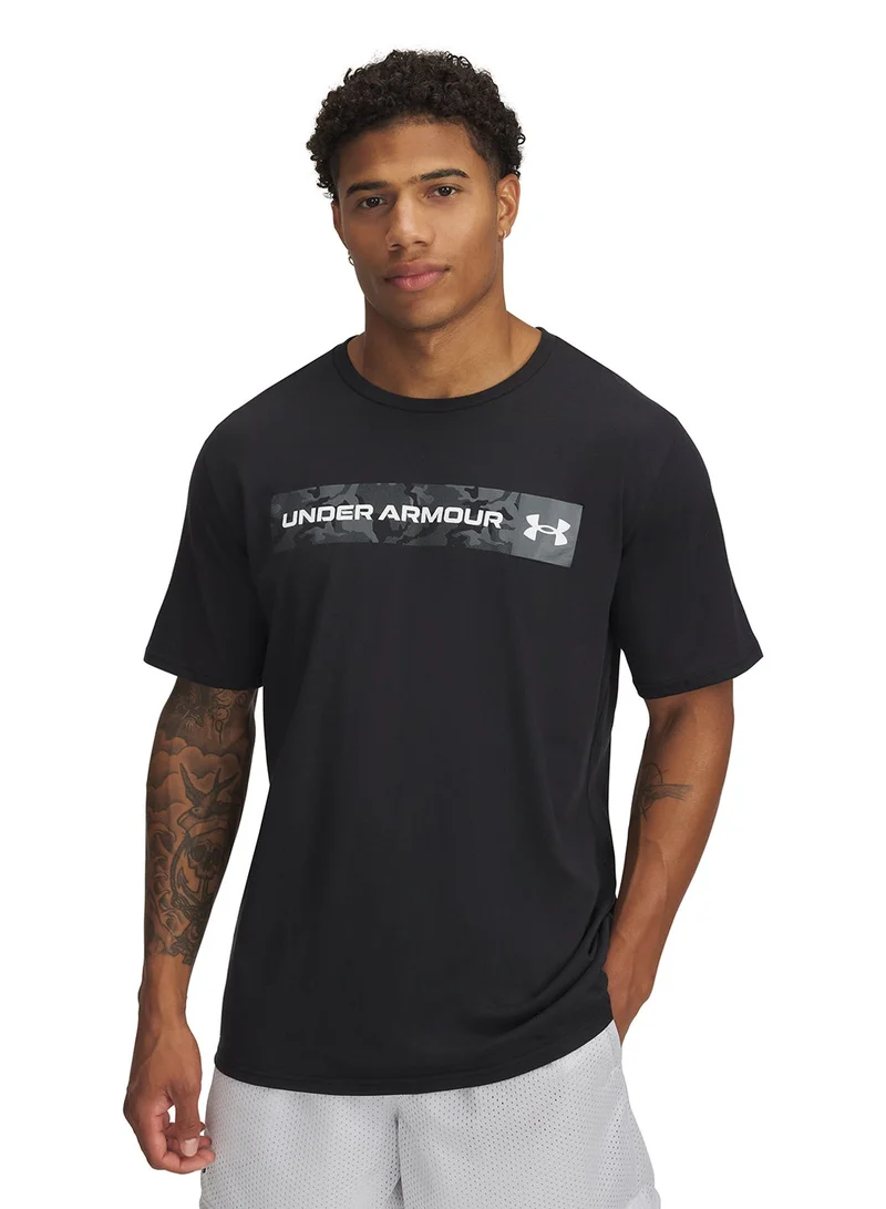 UNDER ARMOUR Camo Chest Stripe T-Shirt