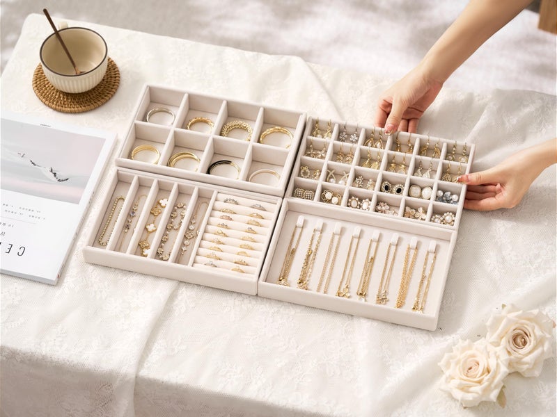 pickpiff منظم أدراج المجوهرات من المخمل - مجموعة إدخالات تخزين المجوهرات القابلة للتكديس باللون البيج، مجموعة صواني المجوهرات ذات 4 طبقات للأقراط، الخواتم، القلائد، الأساور مع فواصل قابلة للإزالة لدرج التسريحة والمكياج. - Image 2