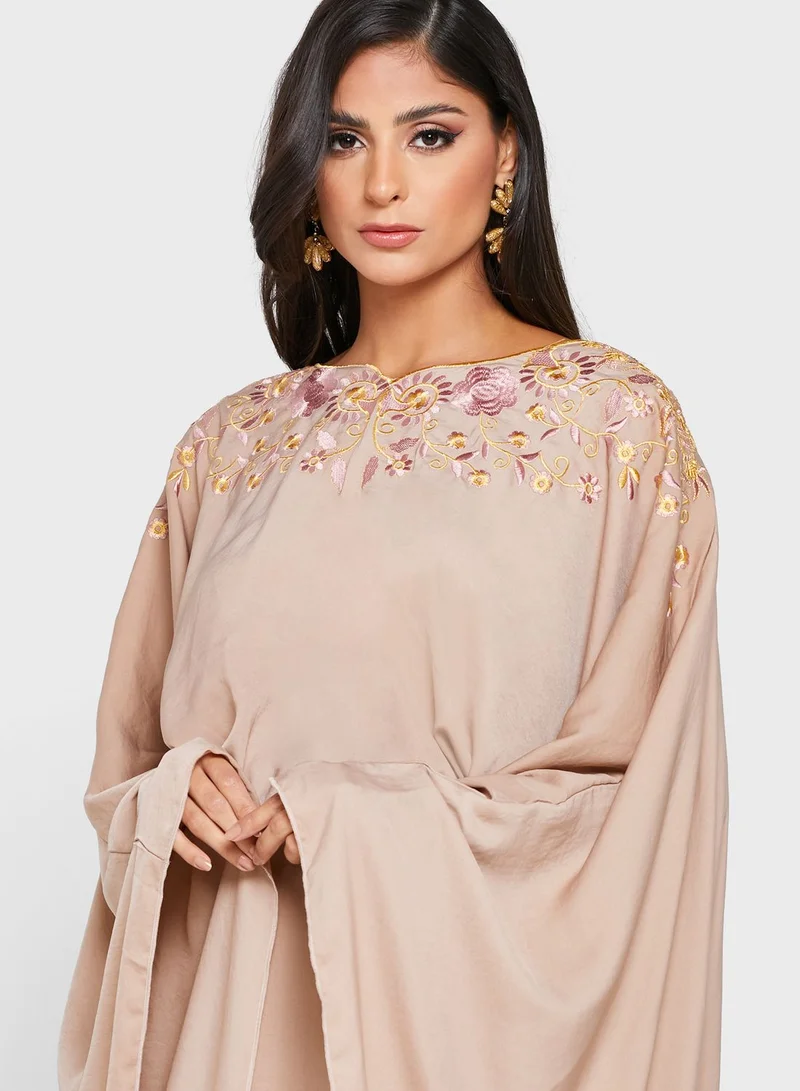 hayas closet Embroidered Jalabiya
