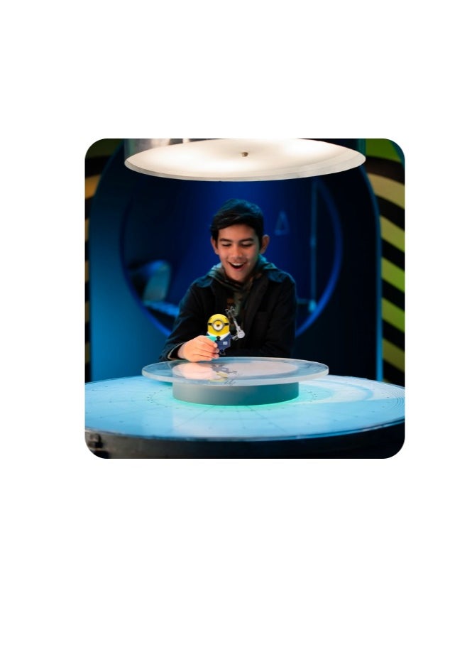Despicable Me - Despicable Me 4 - AVL Minions Deluxe Figure - Image 1