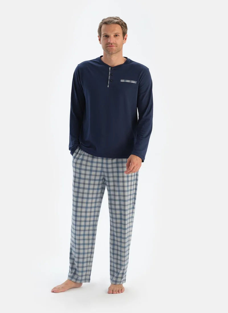 داجي T-shirt & Trousers Pajama Set Crew Neck Supreme Mid Rise Sleepwear