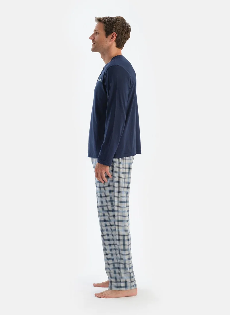 dagi T-shirt & Trousers Pajama Set Crew Neck Supreme Mid Rise Sleepwear