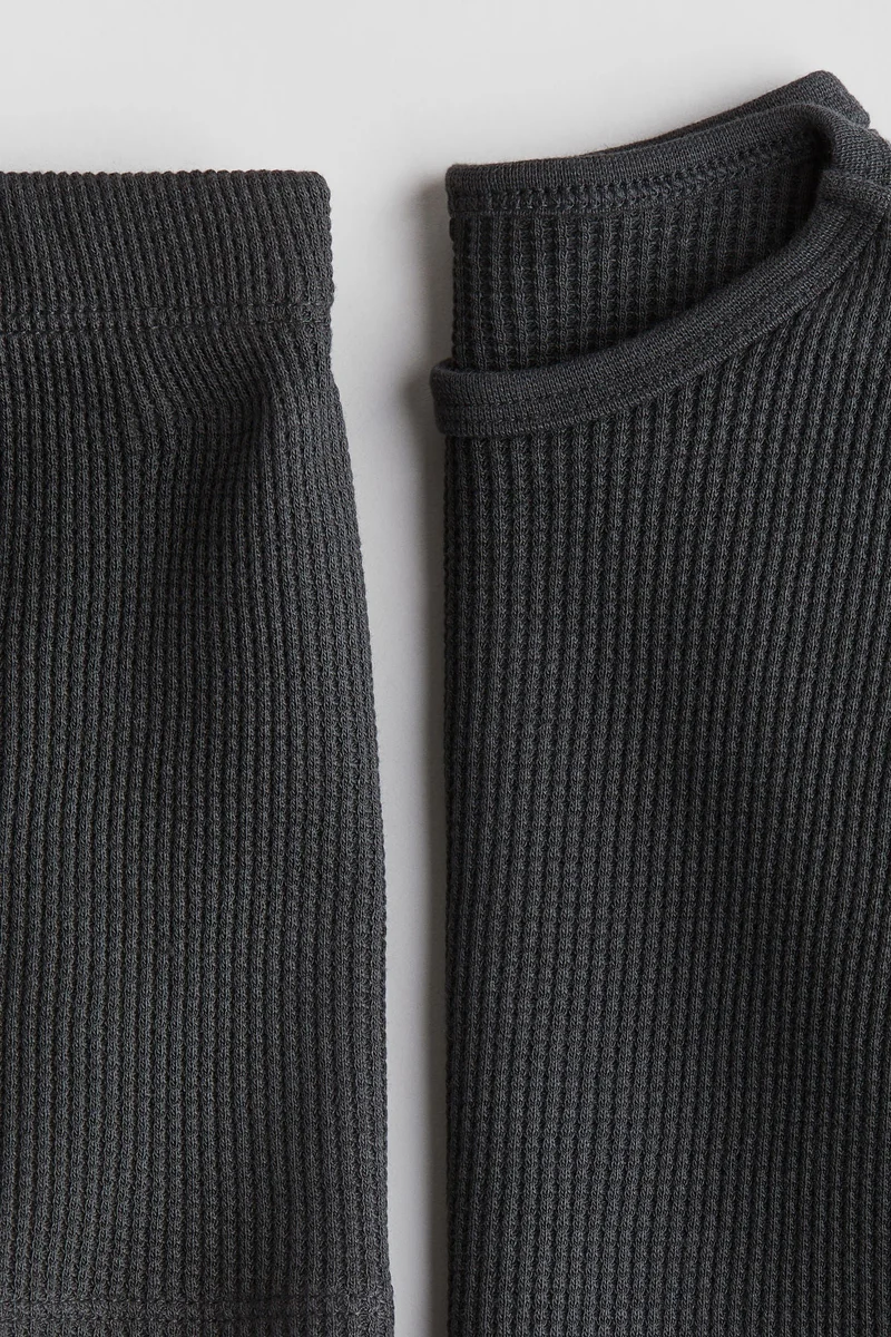 اتش اند ام طقم من قطعتين من القطن بنقشة وافل