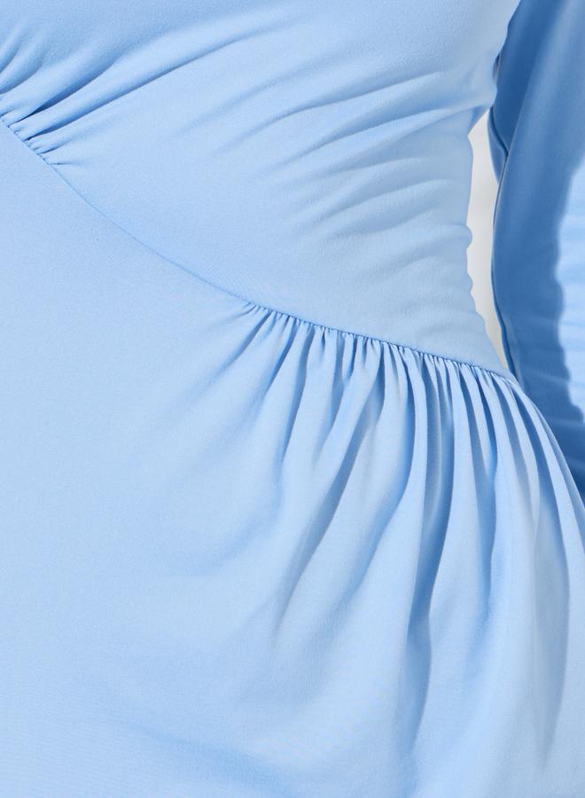 Styli Blue Solid Asymmetric Neck Ruched Details Maxi Dress - Image 4