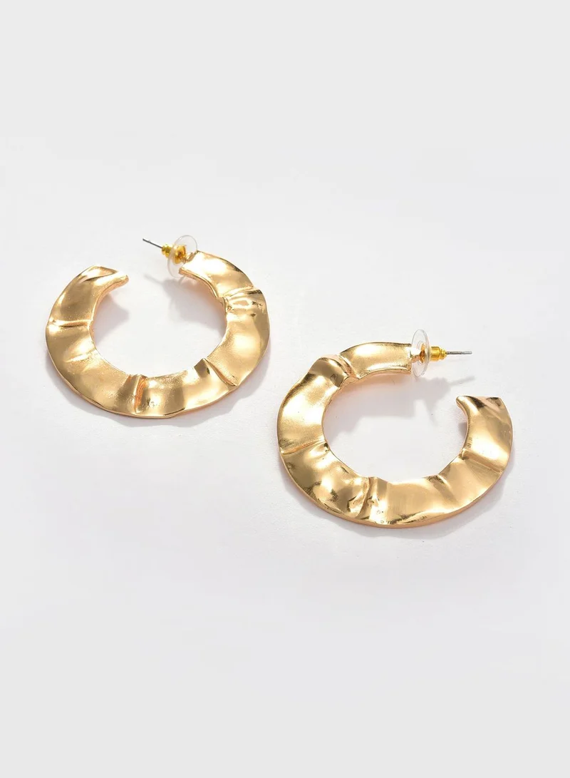 SOHI Gold Plated Designer Hoop Earring