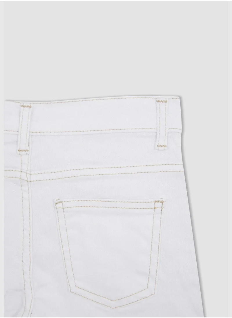 ديفاكتو Basic Pocket Detail Bermuda Short