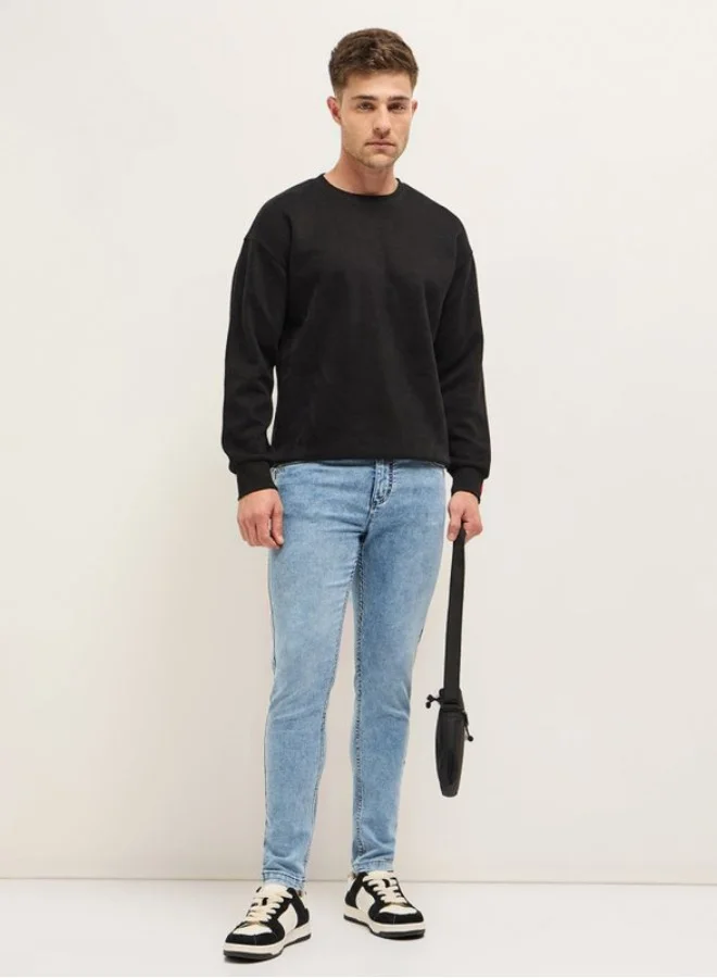 THE BEAR HOUSE  Men's Light Blue with Light Fade Mid-Rise Skinny Fit Jeans Classic Comfort With Modern Style, Perfect For Everyday Casual Looks And Effortless Streetwear Vibes for Men | Best Price UAE