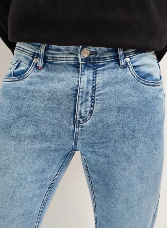 THE BEAR HOUSE  Men's Light Blue with Light Fade Mid-Rise Skinny Fit Jeans Classic Comfort With Modern Style, Perfect For Everyday Casual Looks And Effortless Streetwear Vibes for Men | Best Price UAE