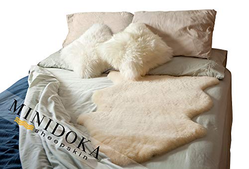 Desert Breeze Distributing Minidoka Sheepskin Underlay - Super Soft Plush Rugs - Medical Lambskin Underlay - Soft Fur Rug - Natural Lamb Sheepskin Rug - Large Size Natural Shape 41-inch Length - Gold - Image 5