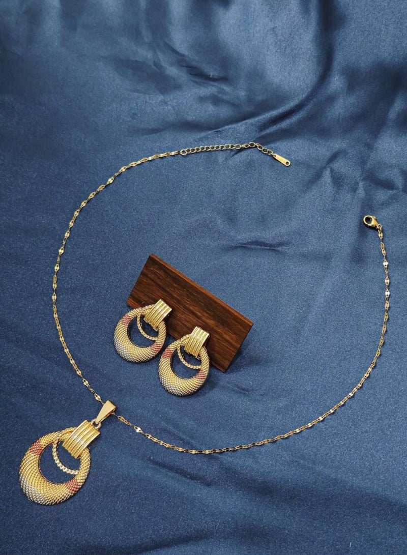 Women's Elegant Gold Stainless Steel Necklace u0026 Earrings Jewellery Set - Image 3