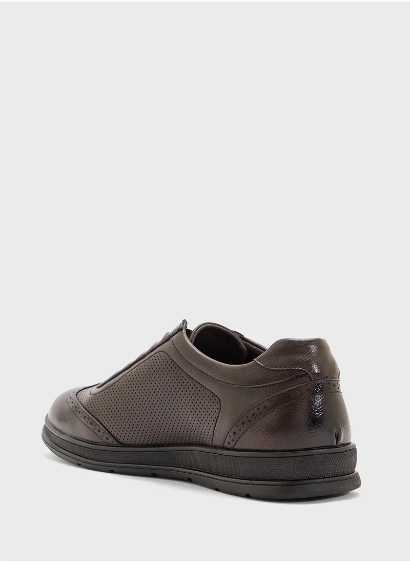 روبرت وود Casual Wing Cap Slip Ons