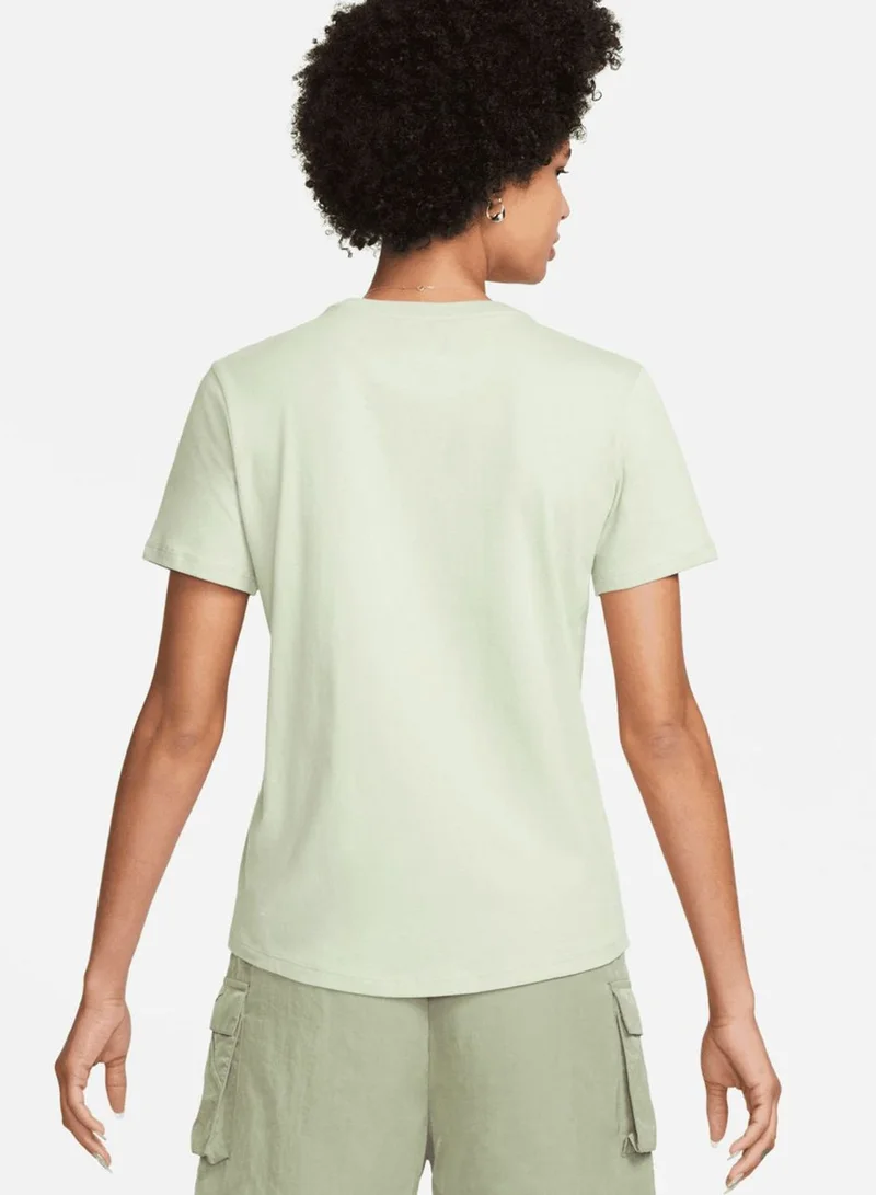 Nike Nsw Essential Cropped Logo T-Shirt
