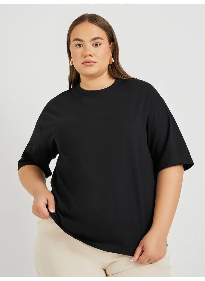 Styli Styli Plus Size Oversized Round Neck T-Shirt