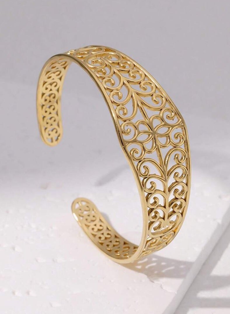 Equal Elegant & High Quality Stainless Steel Gold Plated Bracelet Bangle For Women - Image 2