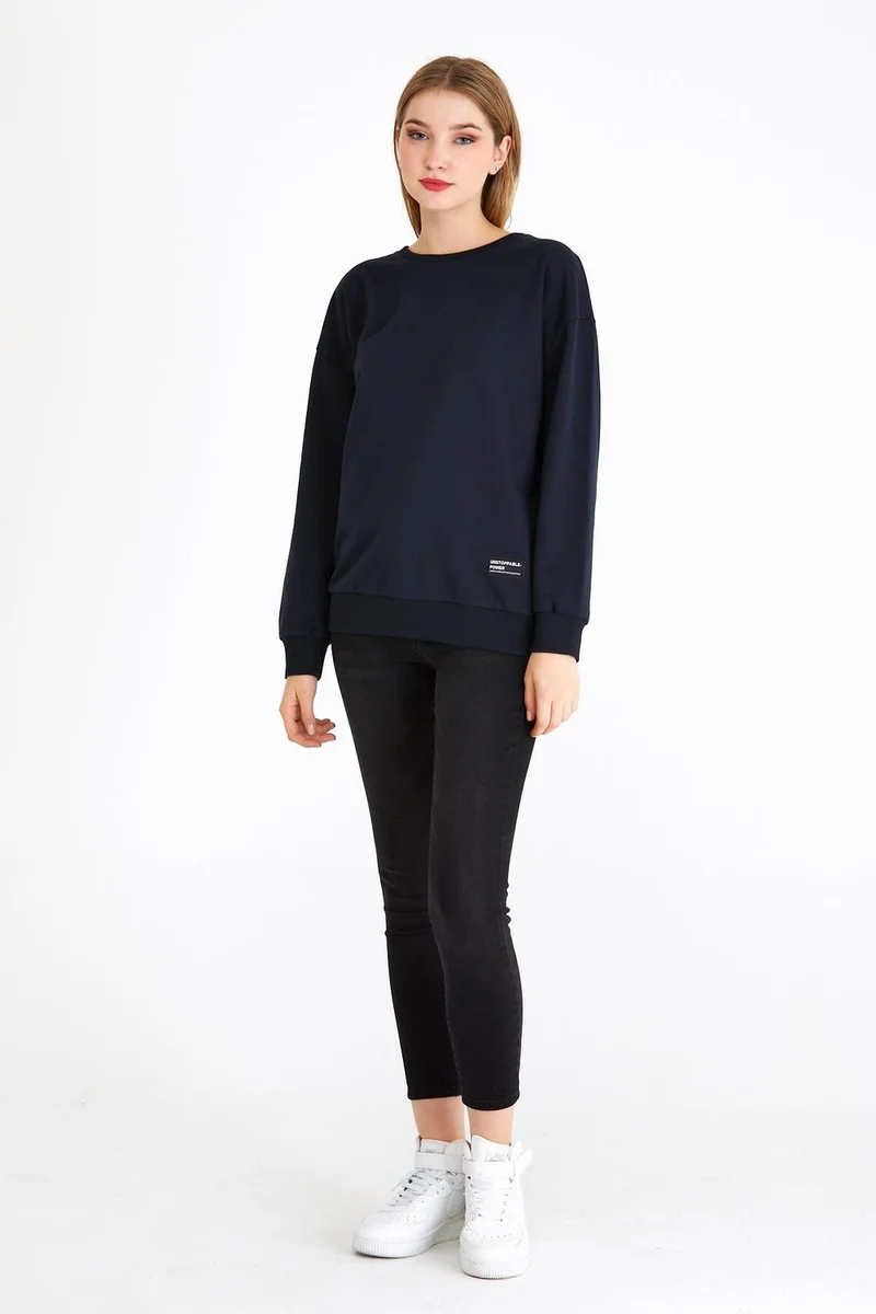 ميتاليك Women's Navy Blue Basic Crew Neck Sweatshirt