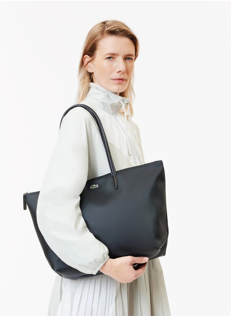 لاكوست حقيبة لاكوست النسائية الكبيرة، حقيبة سفر، حقيبة تسوق، مناسبة للعمل، والسفر في عطلة نهاية الأسبوع (أسود) - Image 2