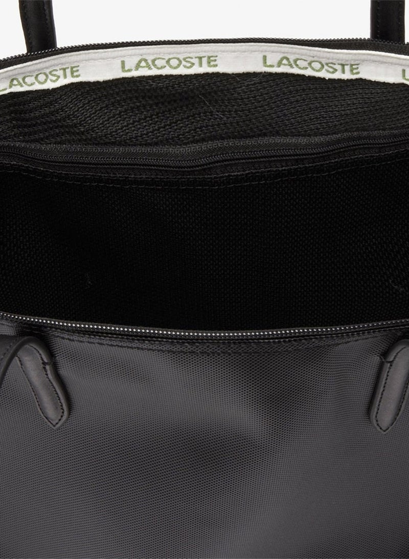 لاكوست حقيبة لاكوست النسائية الكبيرة، حقيبة سفر، حقيبة تسوق، مناسبة للعمل، والسفر في عطلة نهاية الأسبوع (أسود) - Image 4