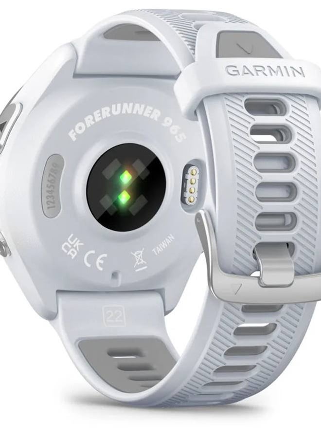 جارمين FORERUNNER 965، هيكل من الحجر الأبيض بإطار من التيتانيوم وحزام من السيليكون باللون الرمادي الفاتح/المسحوق - Image 4