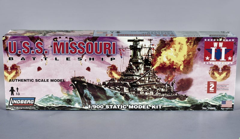 Platz Lindberg U.S.S. Missouri Battleship Building Kit - Image 2