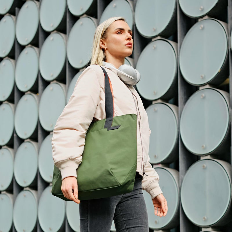 ALPAKA Elements Tote Bag 14.5L - Travel Totes with Durable, Foldable, Self-Standing, 6 Internal Pockets, Magnetic Suction wtihout Zipper, Weatherproof Fabric for Daily - Image 2