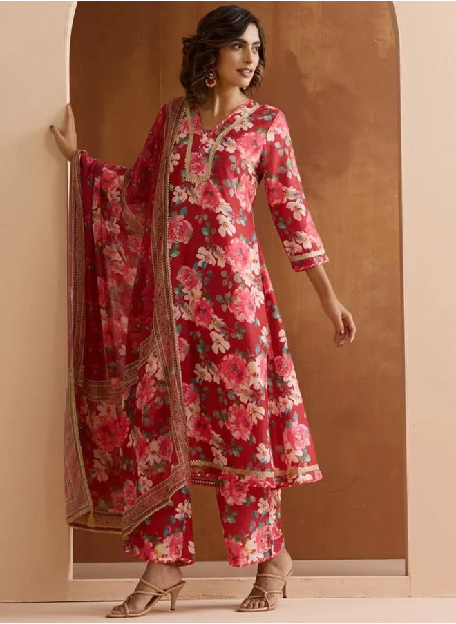 آي شين Red Women Red Polyester Kurta Set with Embroidered pattern Tunic and Palazzo features a Round neckline and Three-Fourth Sleeve secured with Elastic closure and styled in Straight Fit ideal for Festive moments — a must-have for your statement wardrobe.