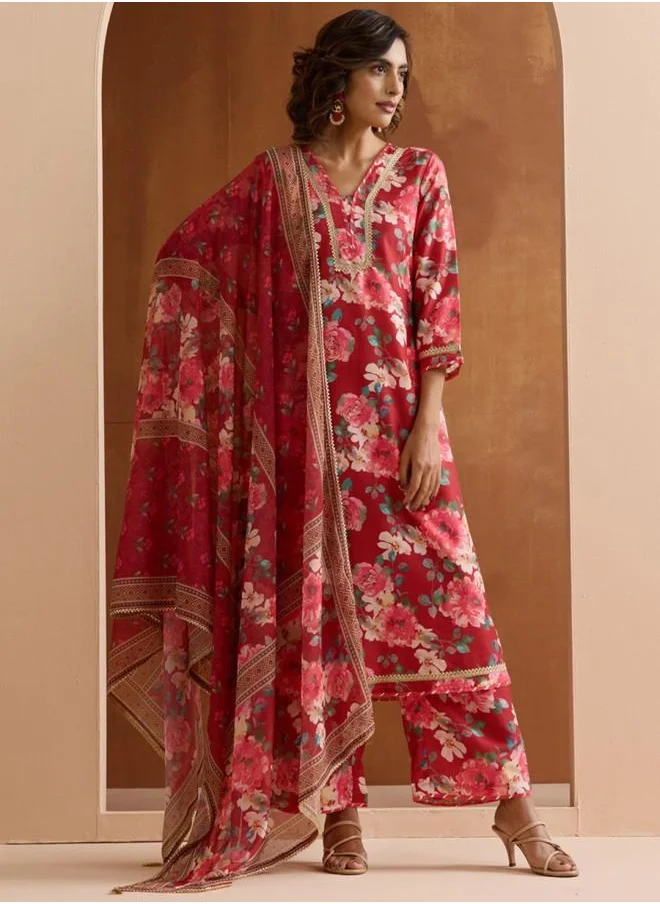 آي شين Red Women Red Polyester Kurta Set with Embroidered pattern Tunic and Palazzo features a Round neckline and Three-Fourth Sleeve secured with Elastic closure and styled in Straight Fit ideal for Festive moments — a must-have for your statement wardrobe.