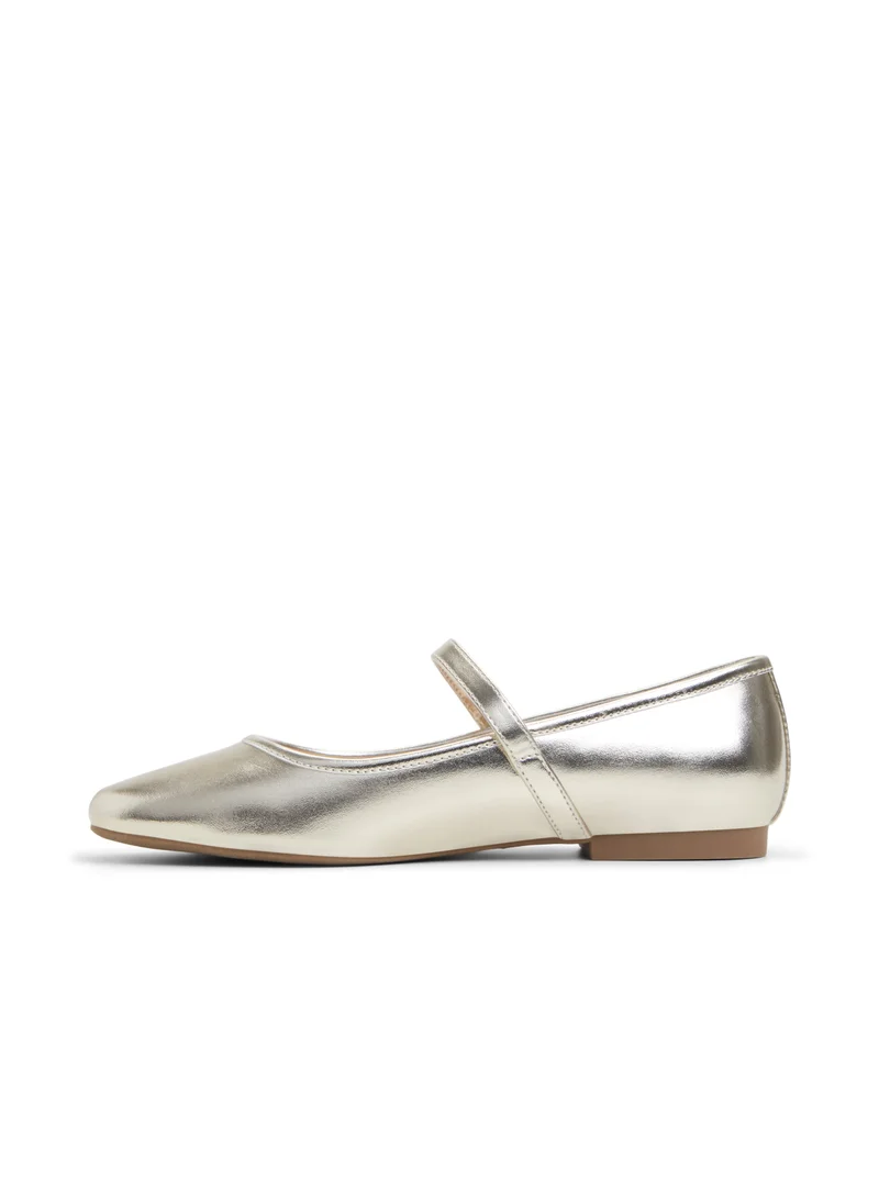 كول ات سبرنج Mary Janes Close Toe Ankle Strap Ballerinas